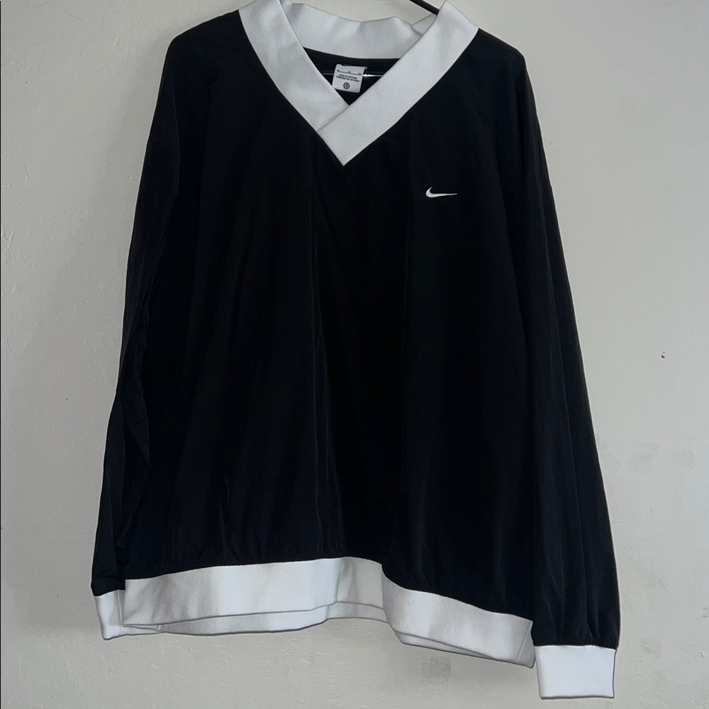 Nike Woven Windrunner V-Neck top